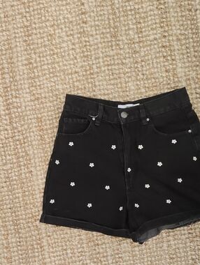 Ardene Black High-Waist Denim Shorts with White Daisy Embroidery